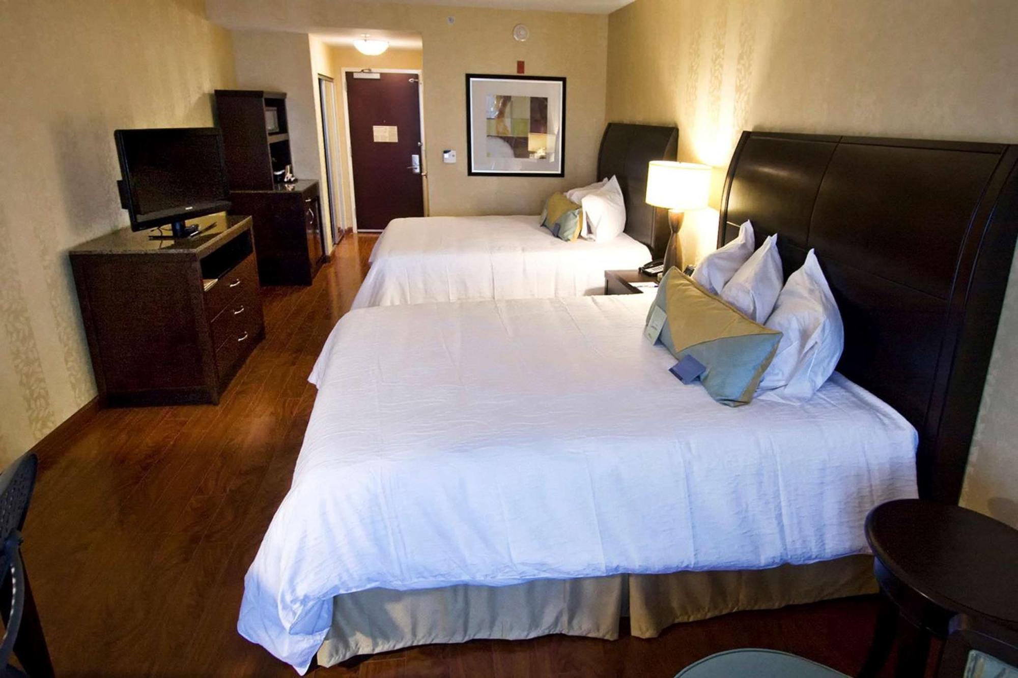 Queen Room Two Queen Beds Accessible Tub Mobility Access,1280333236:JPEG